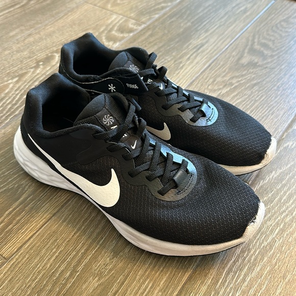 Nike Revolution Flyease - Picture 1 of 8